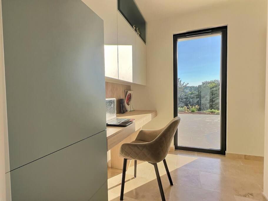 Villa Sous Le « Figuier » Cornillon-Confoux Esterno foto